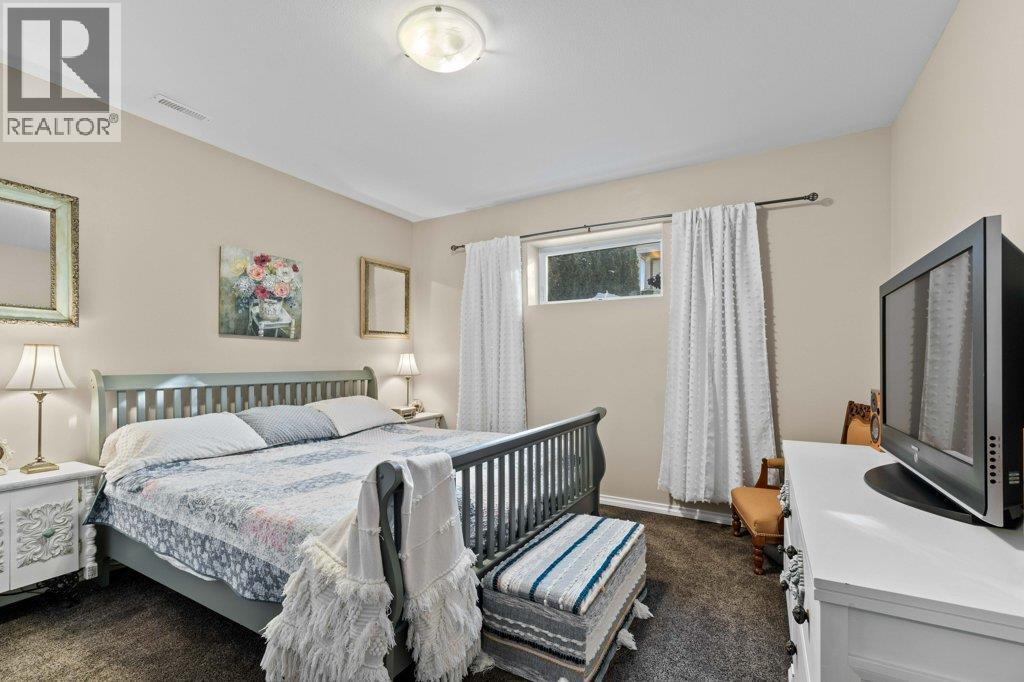 2860 15 Avenue NE, Salmon Arm