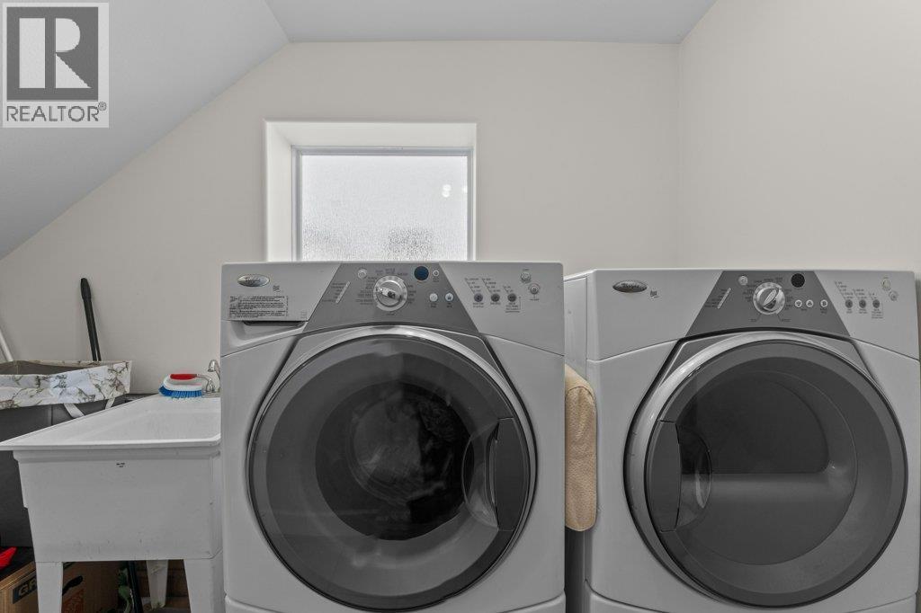 2860 15 Avenue NE - 51