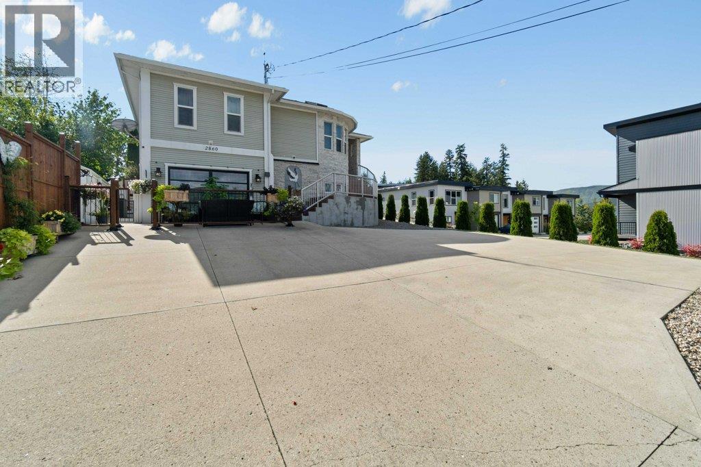 2860 15 Avenue NE, Salmon Arm