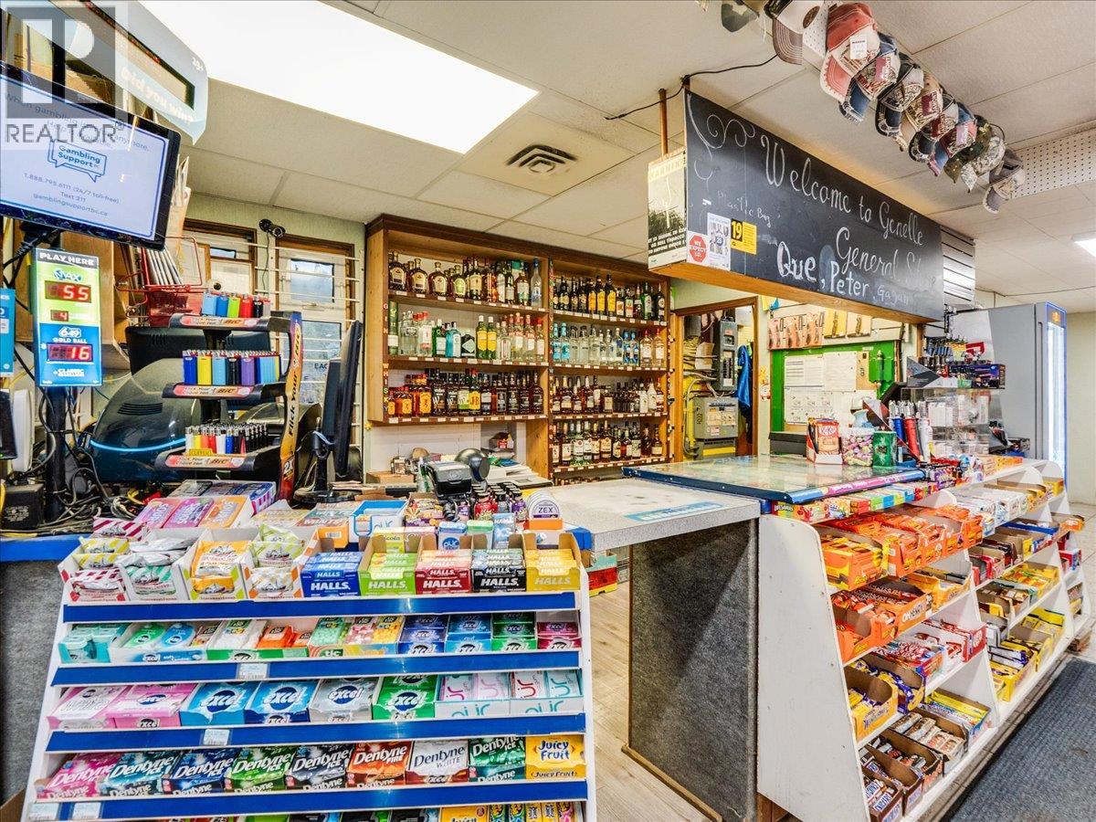  502 12th Avenue, Genelle