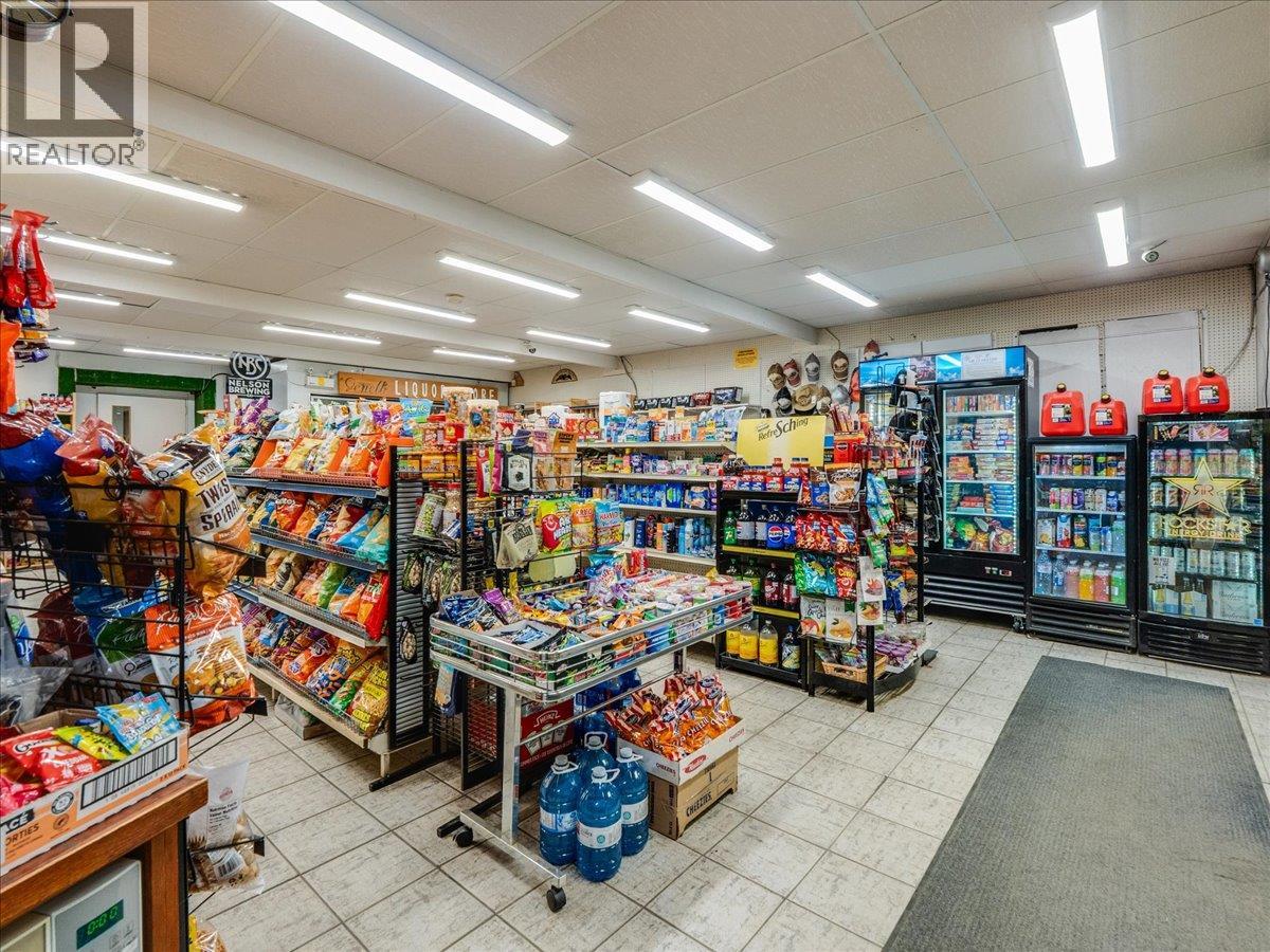  502 12th Avenue, Genelle