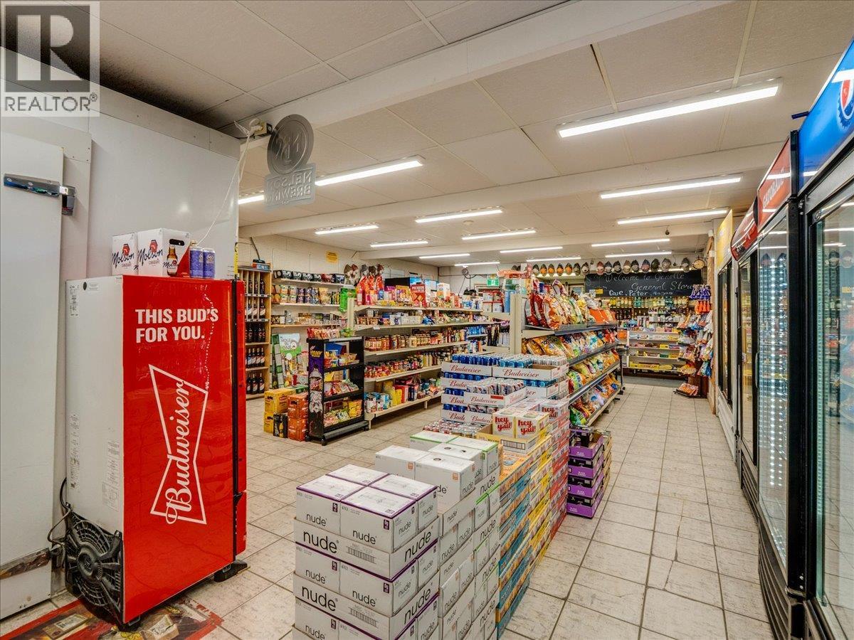  502 12th Avenue, Genelle