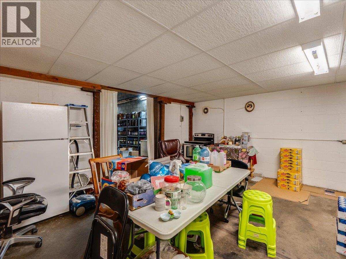  502 12th Avenue, Genelle