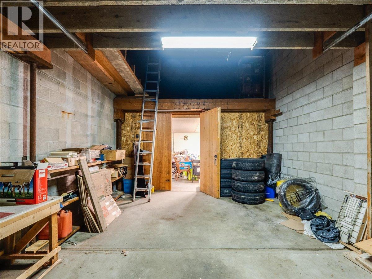  502 12th Avenue, Genelle