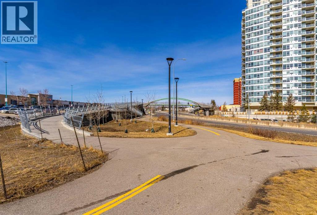 #304 55 SPRUCE PLACE SW - 25