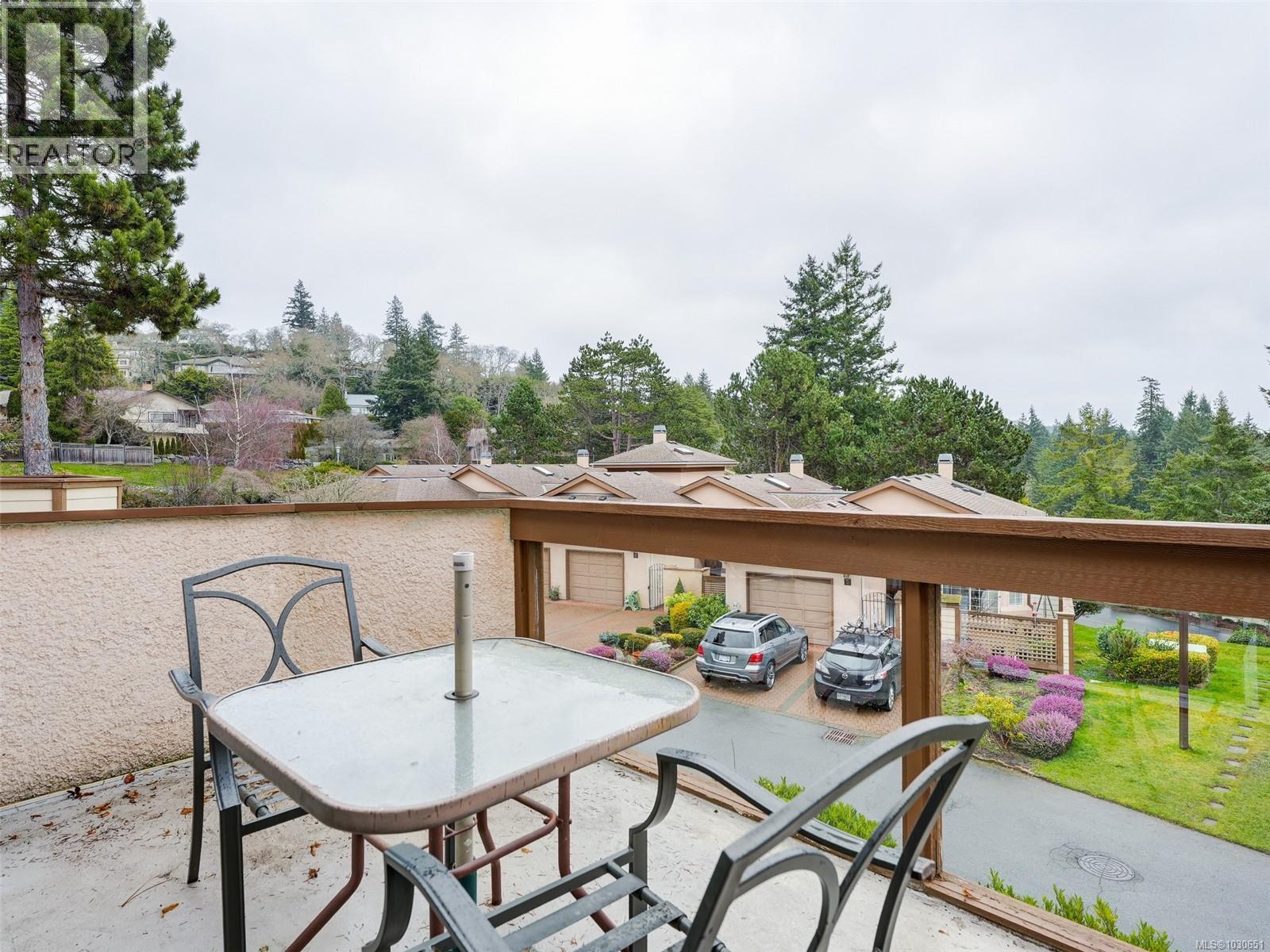 #31 901 KENTWOOD LANE - 12