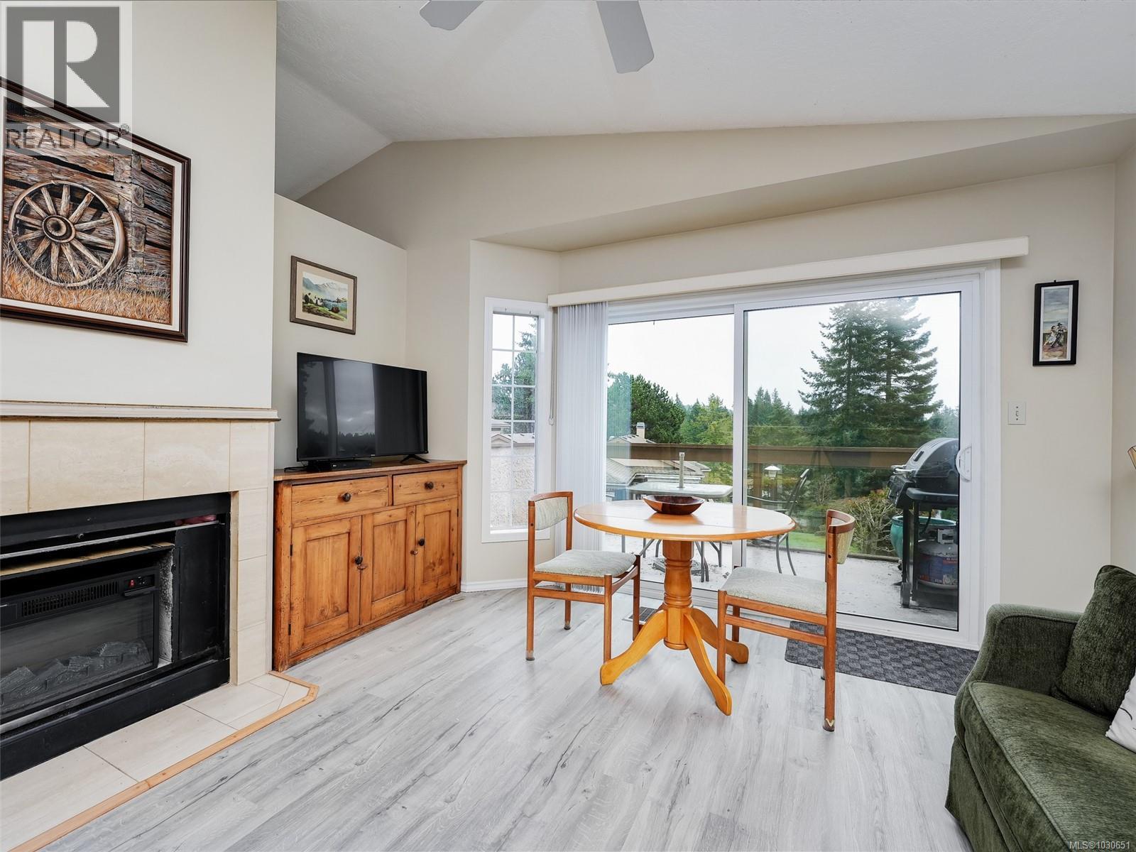 #31 901 KENTWOOD LANE - Image 3