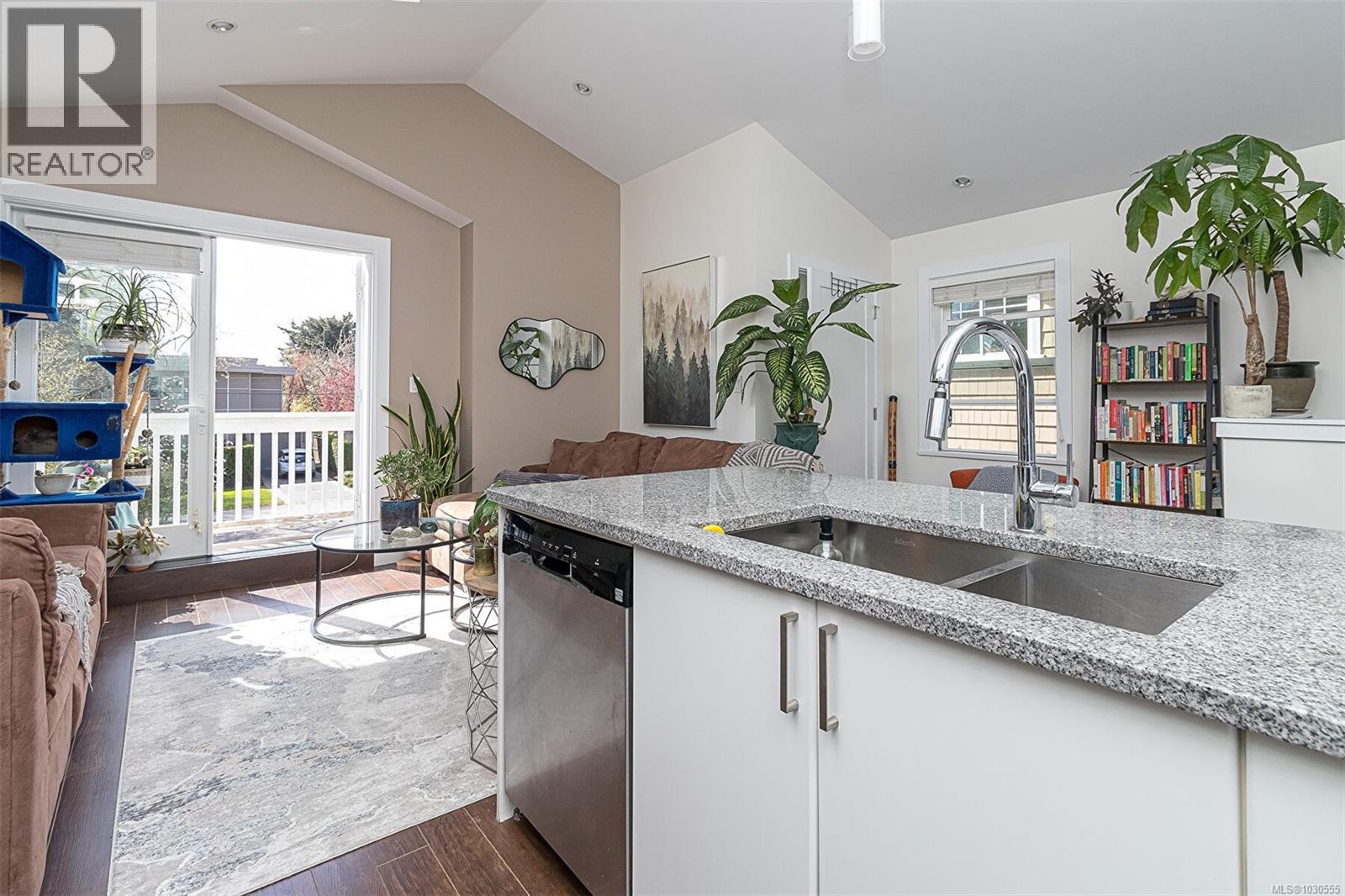 2328 OAKVILLE AVE - 23