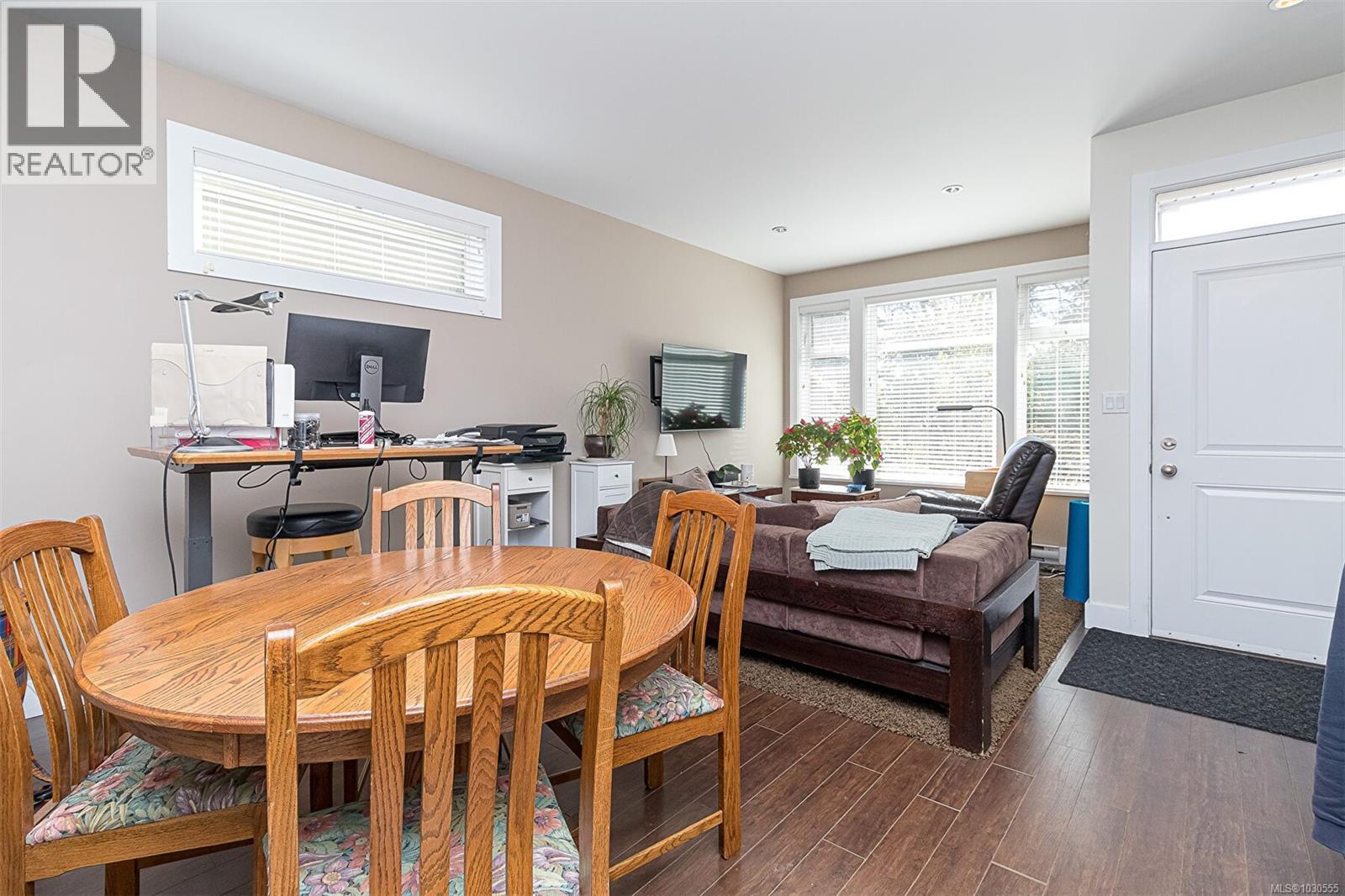2328 Oakville Ave - 5