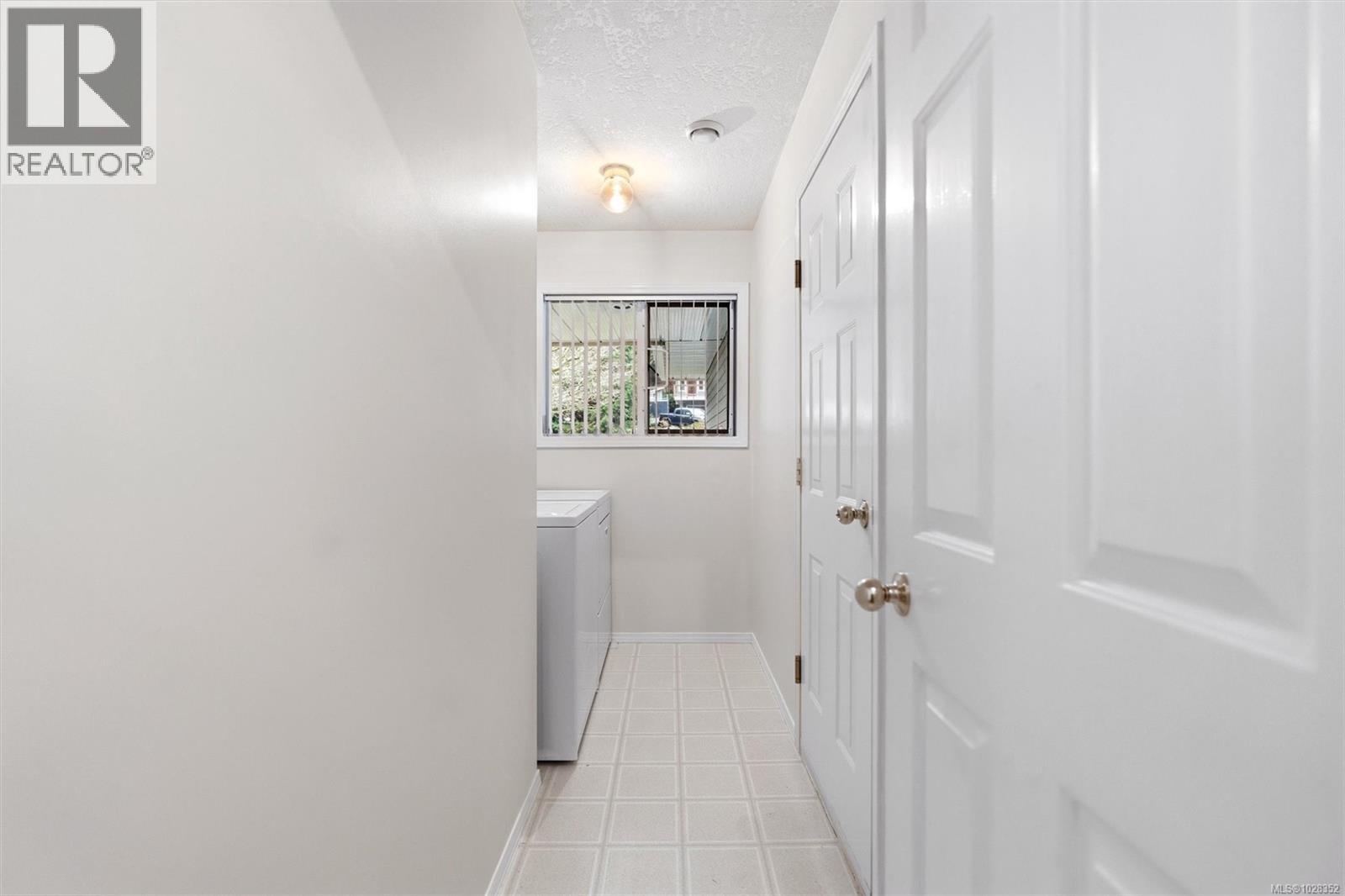 1636 BARRETT DR - 18