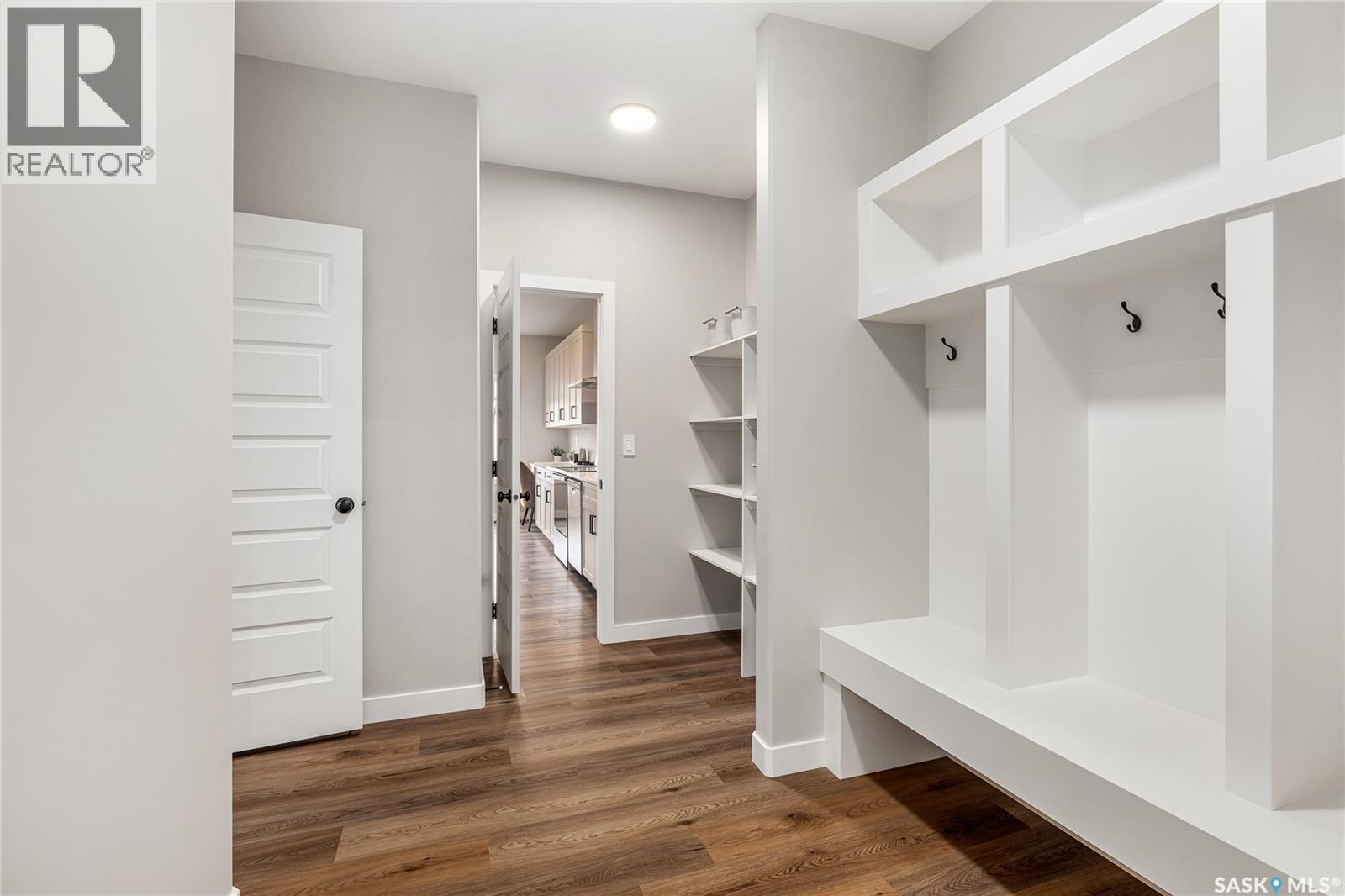 6 VANCOUVER CRESCENT - 18