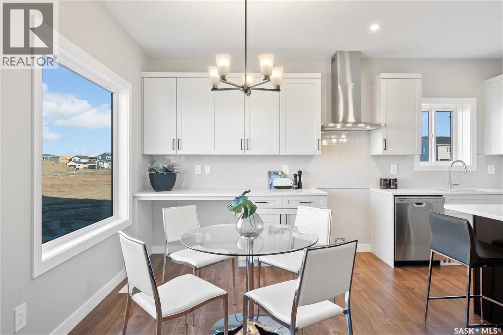 10 VANCOUVER CRESCENT - 15