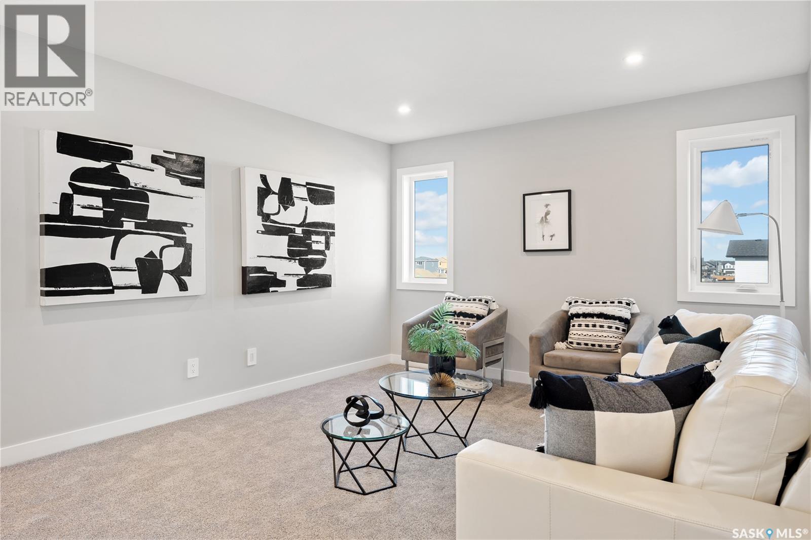 10 VANCOUVER CRESCENT - 22