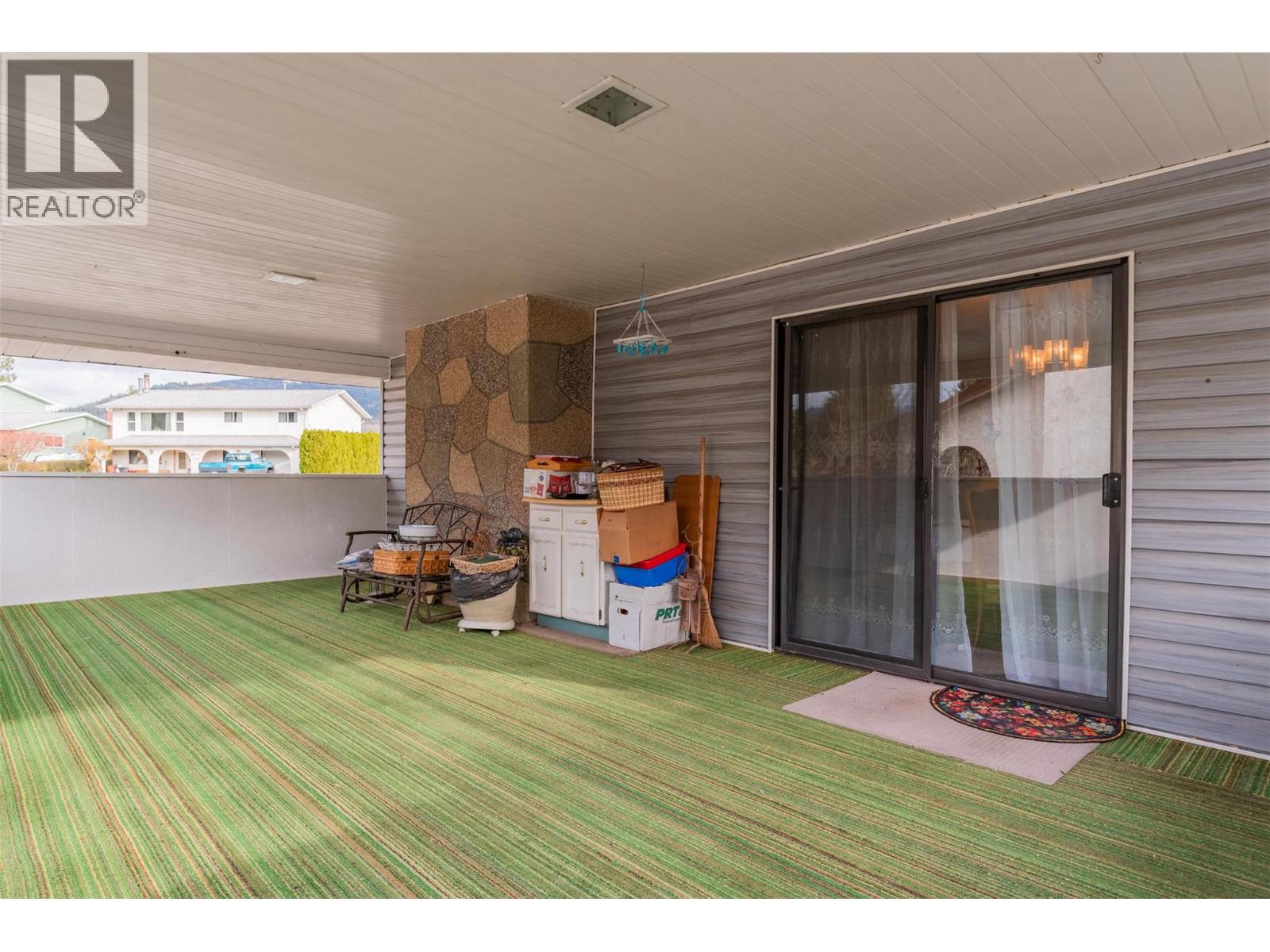 1937 RIVERSIDE Crescent, Castlegar