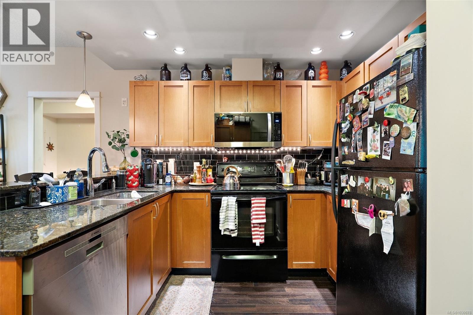 #205 631 BROOKSIDE RD - 5