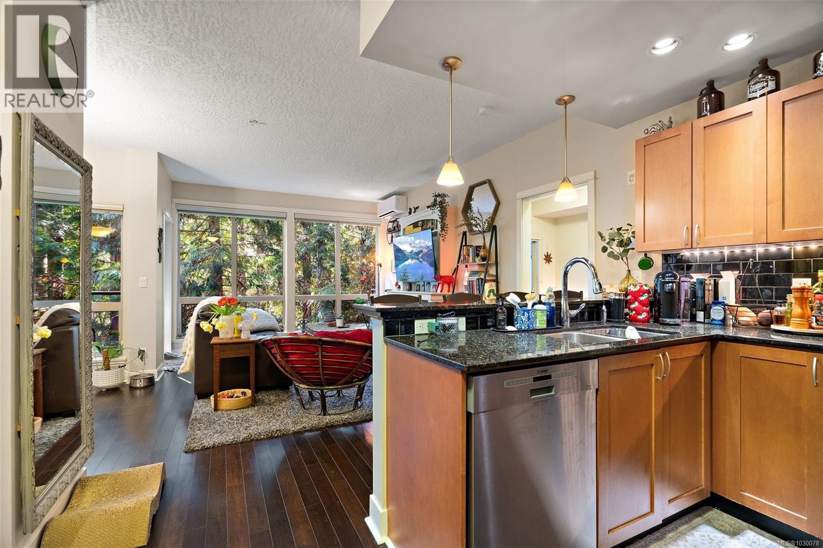 #205 631 BROOKSIDE RD - 10