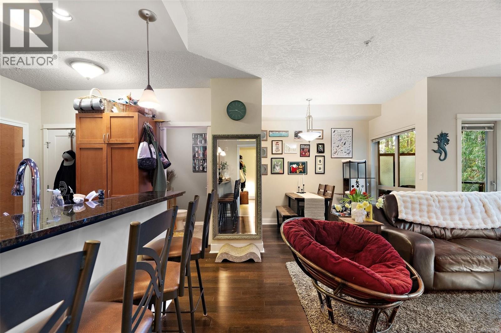 #205 631 BROOKSIDE RD - 13