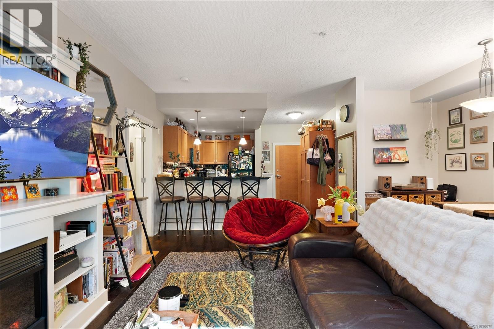 #205 631 BROOKSIDE RD - 15