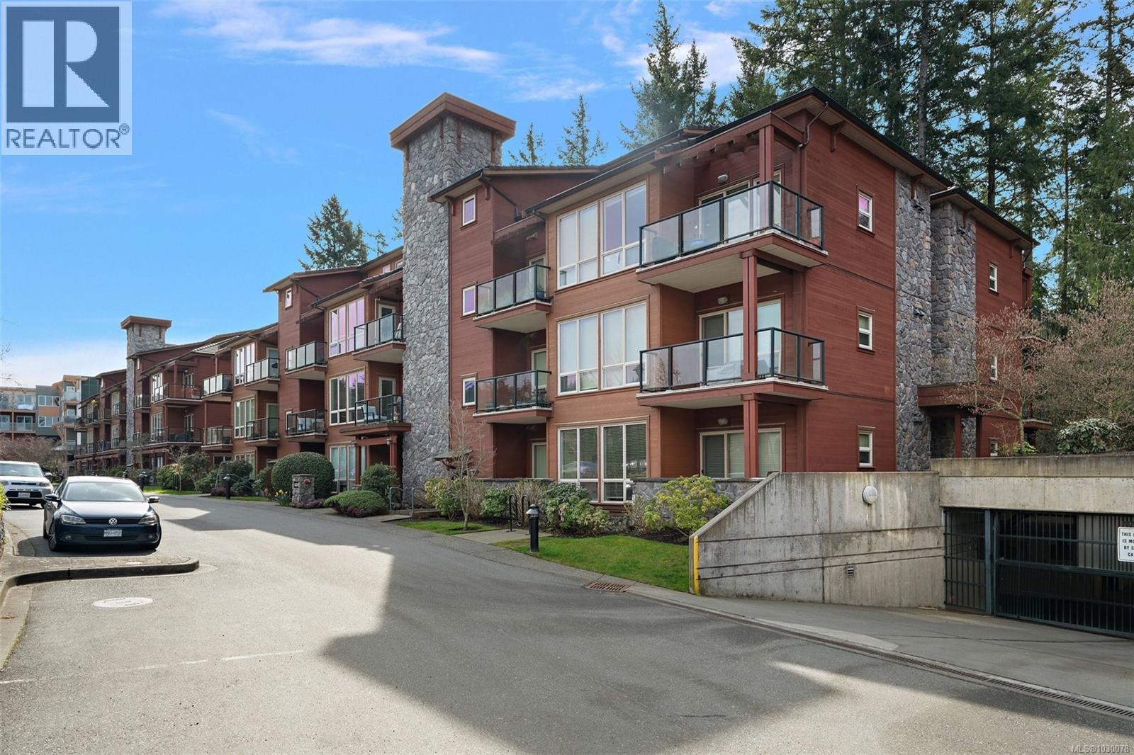 #205 631 BROOKSIDE RD - 4