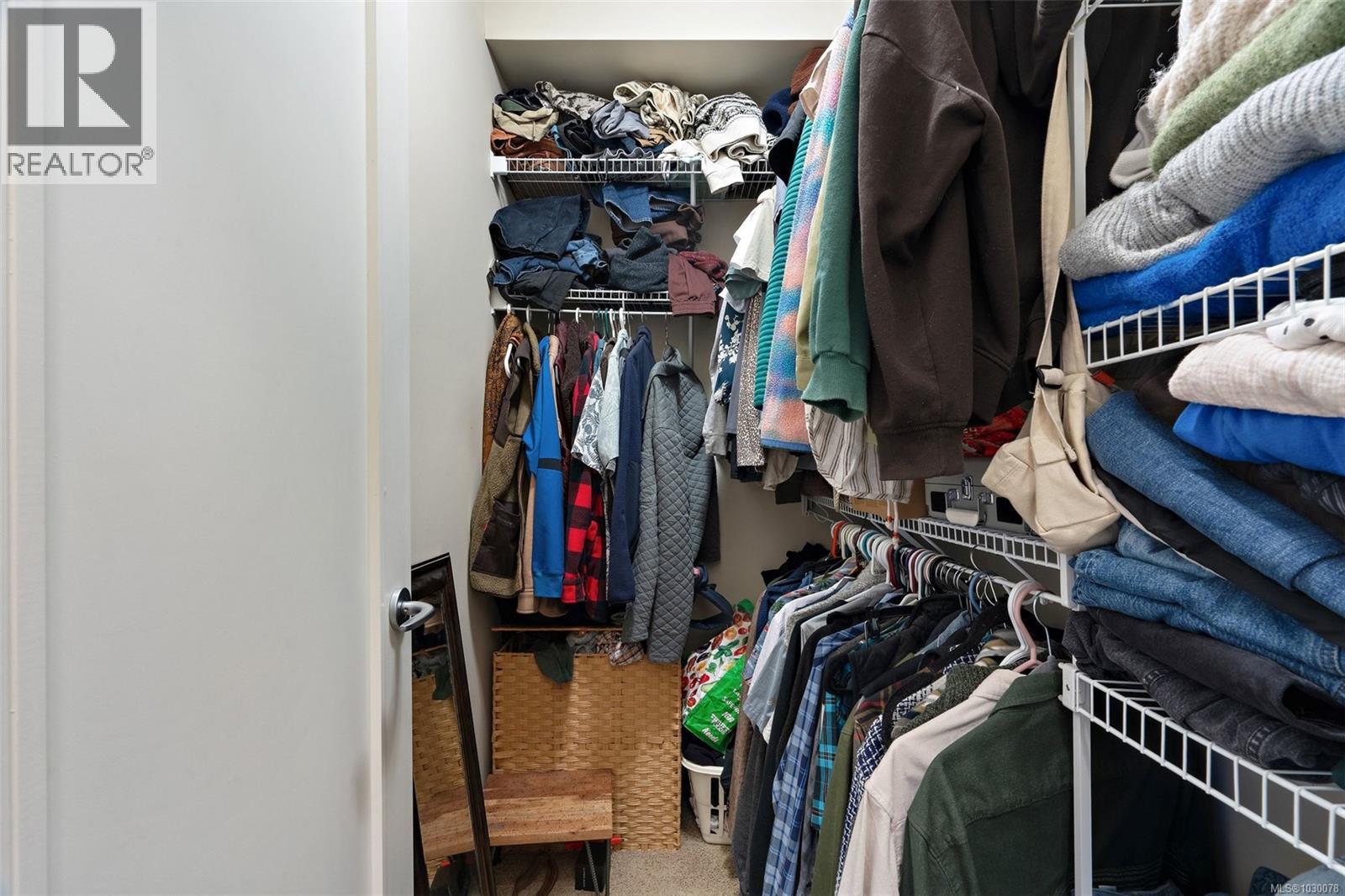 #205 631 BROOKSIDE RD - 25