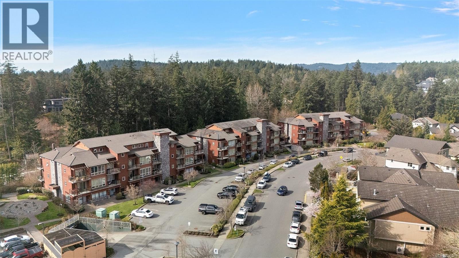 #205 631 BROOKSIDE RD - 30