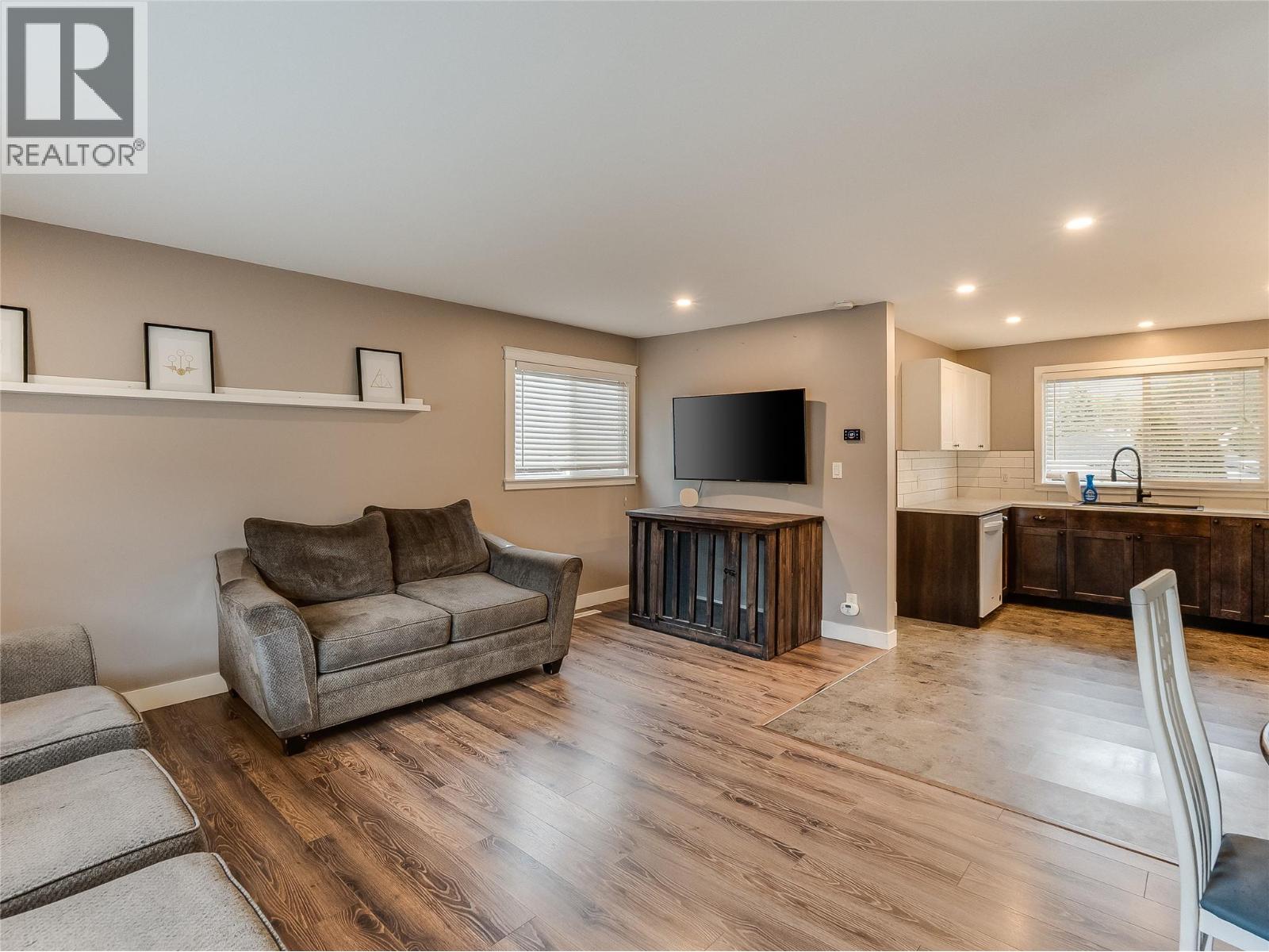 204 PINEWOOD Drive, Castlegar