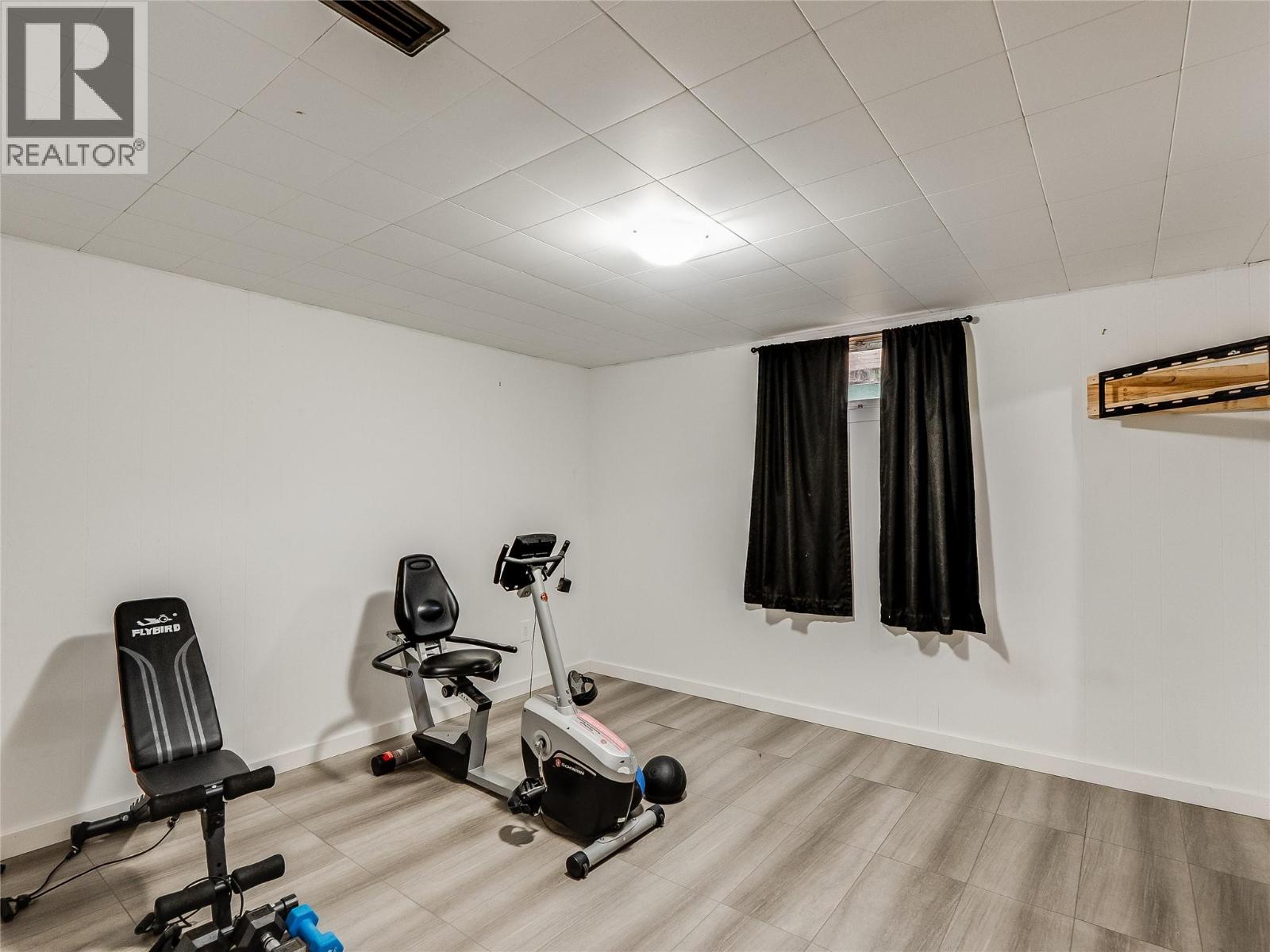 204 PINEWOOD Drive, Castlegar