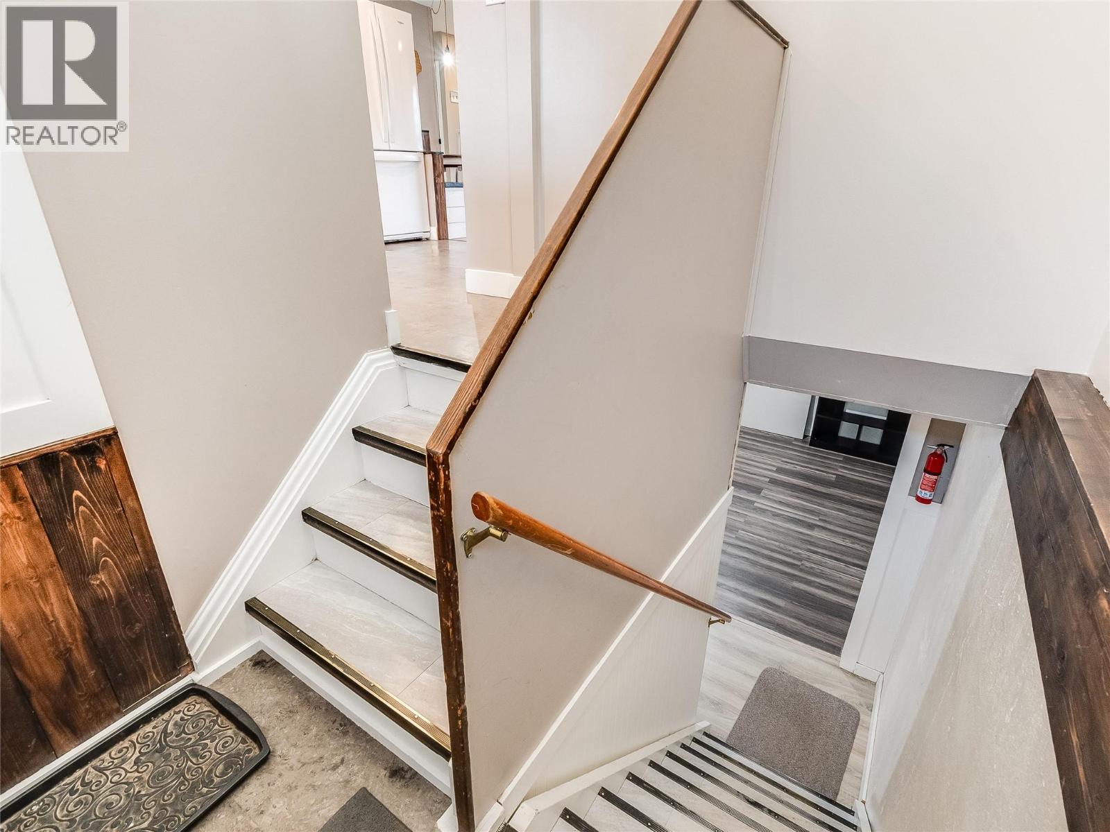 204 PINEWOOD Drive, Castlegar