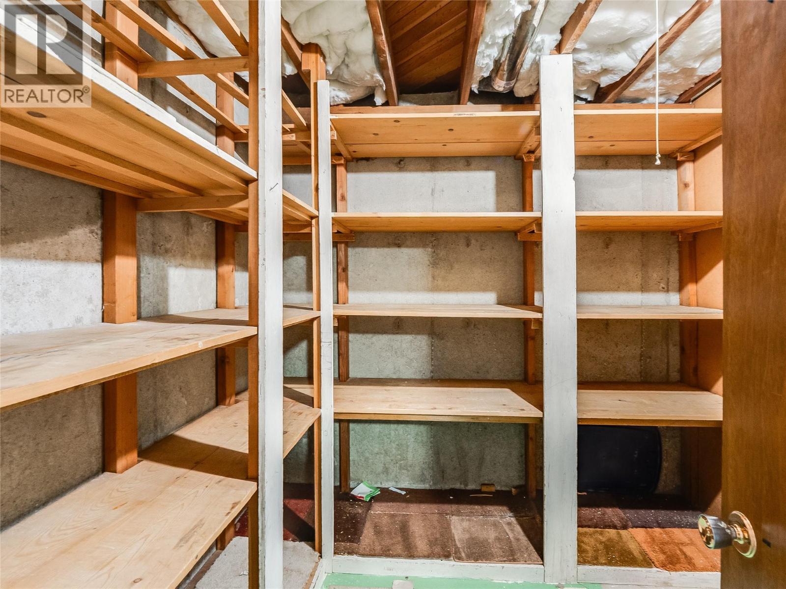 204 PINEWOOD Drive, Castlegar