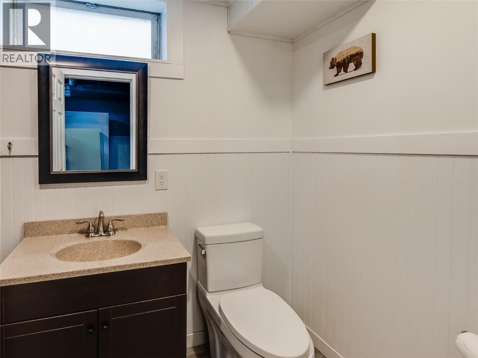 204 PINEWOOD Drive, Castlegar