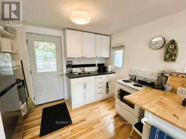 49225 BLAIR , R. R. 2 DRIVE - 12