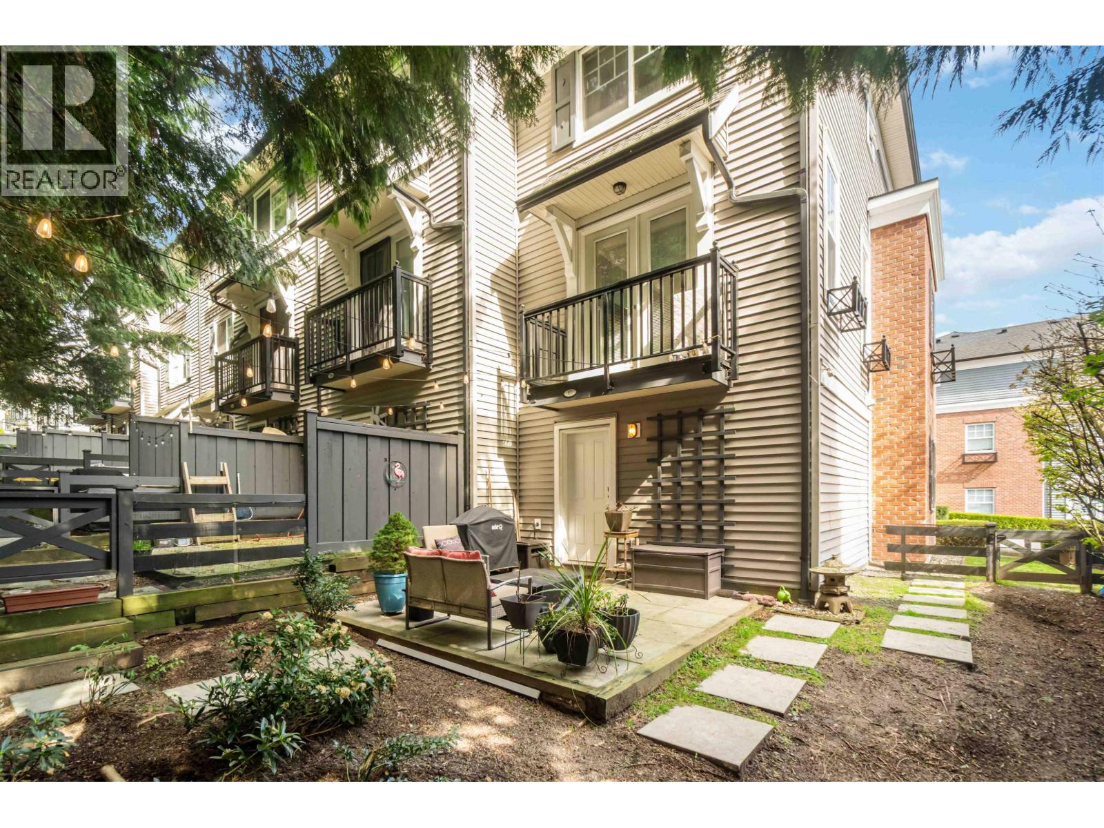 87 688 EDGAR AVENUE, Coquitlam