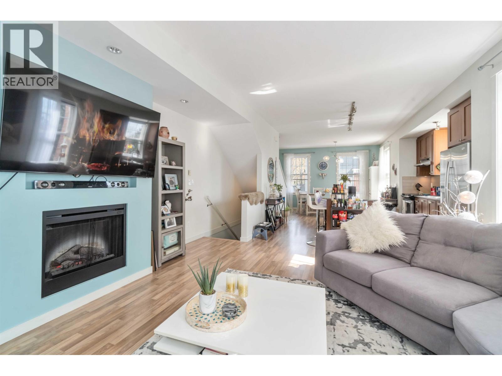 87 688 EDGAR AVENUE, Coquitlam