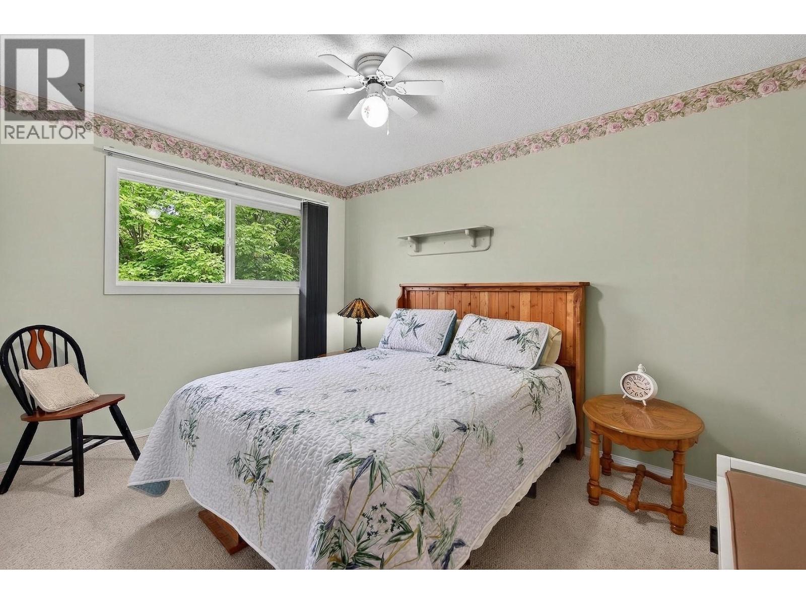 6100 MACDONALD Street, Summerland