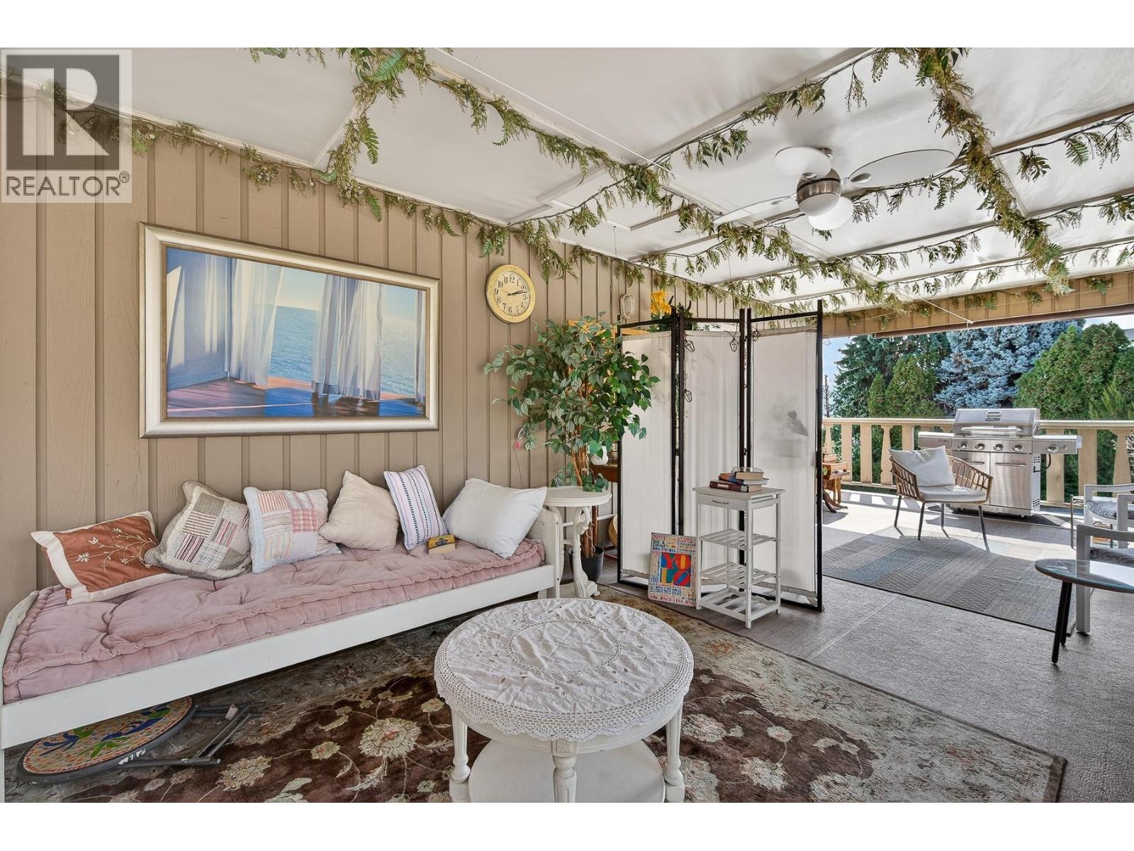 6100 MACDONALD Street, Summerland