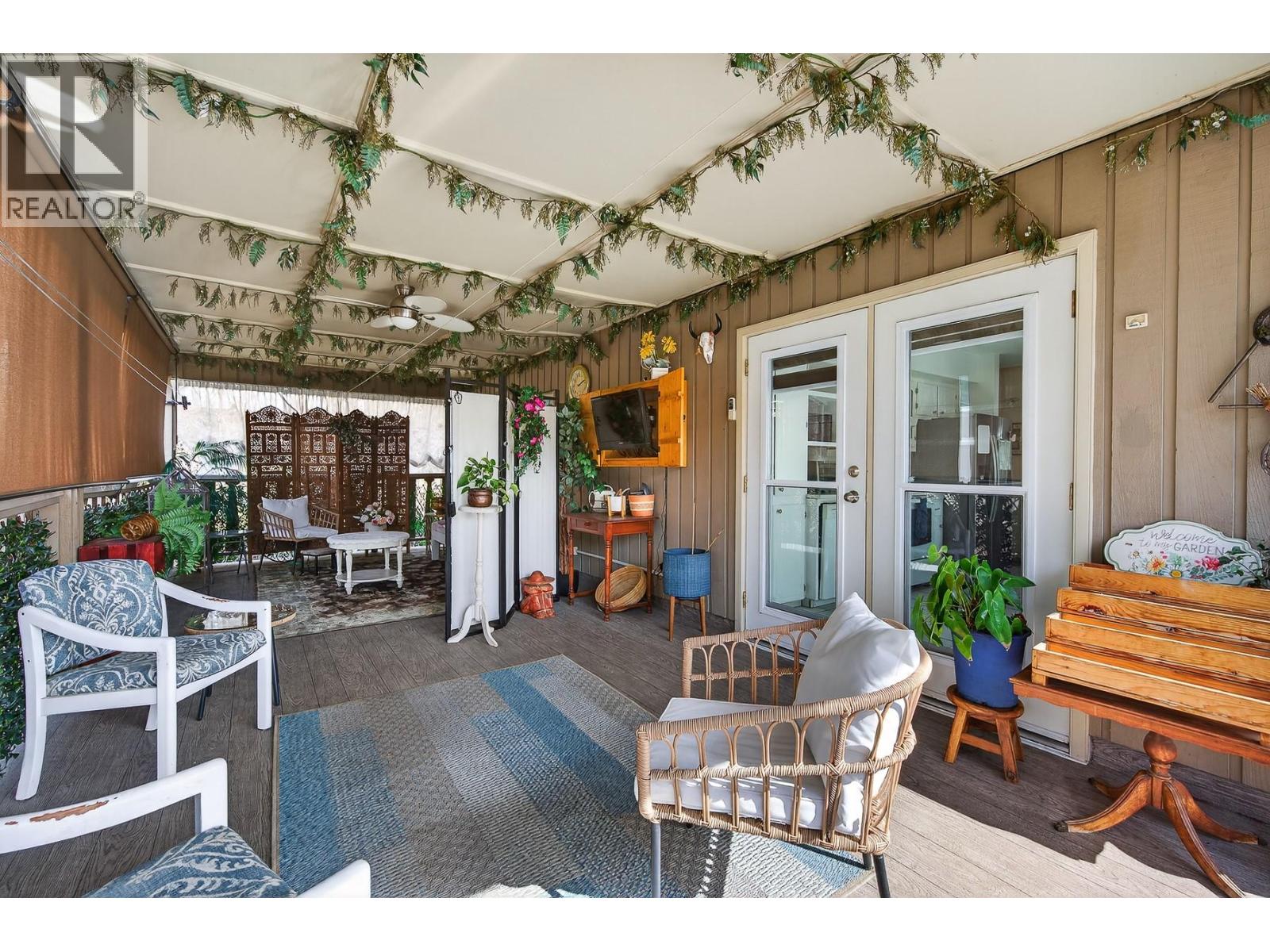 6100 MACDONALD Street, Summerland