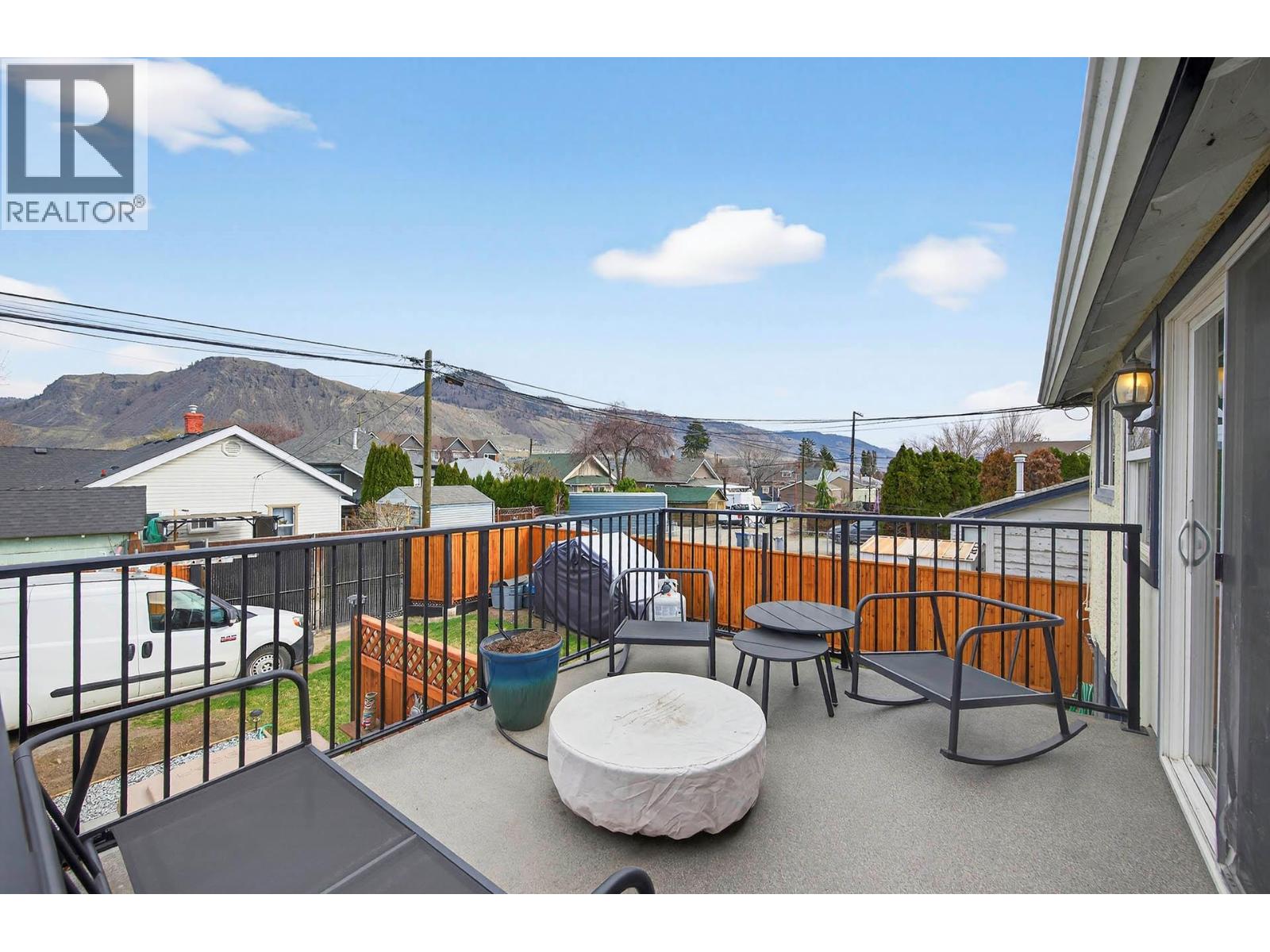 862 BATTLE STREET - 54