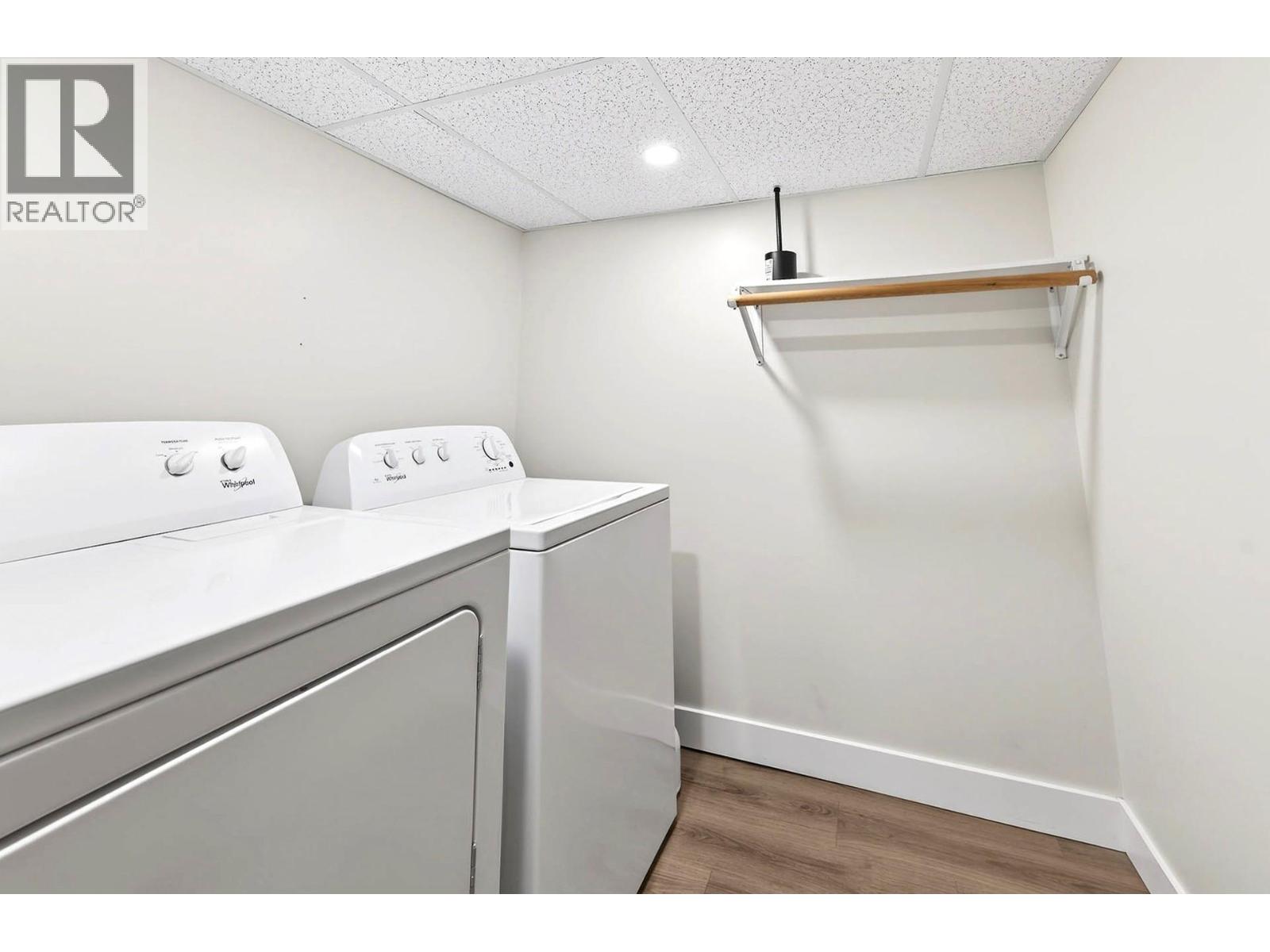 862 BATTLE STREET - 42