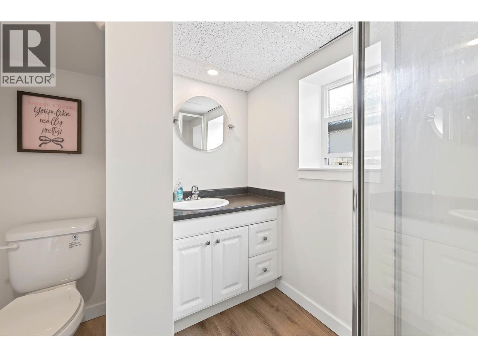 862 BATTLE STREET - 41