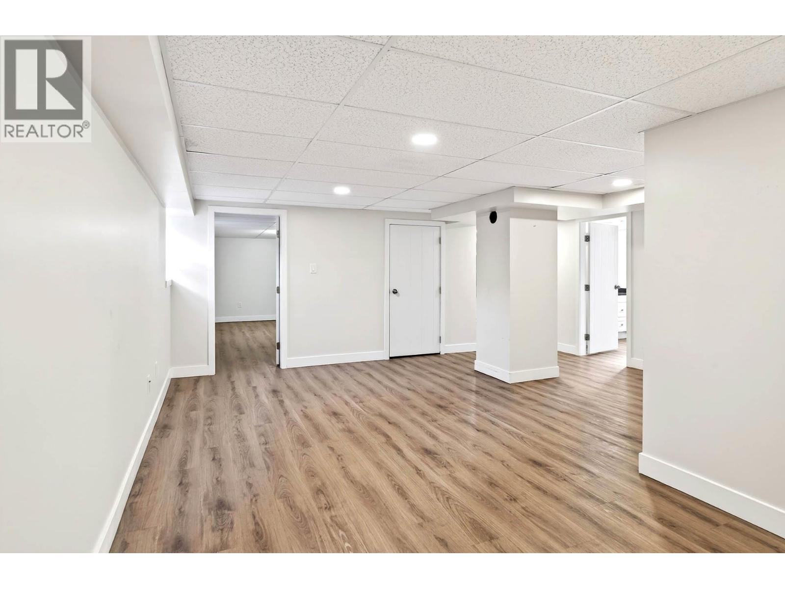 862 BATTLE STREET - 36