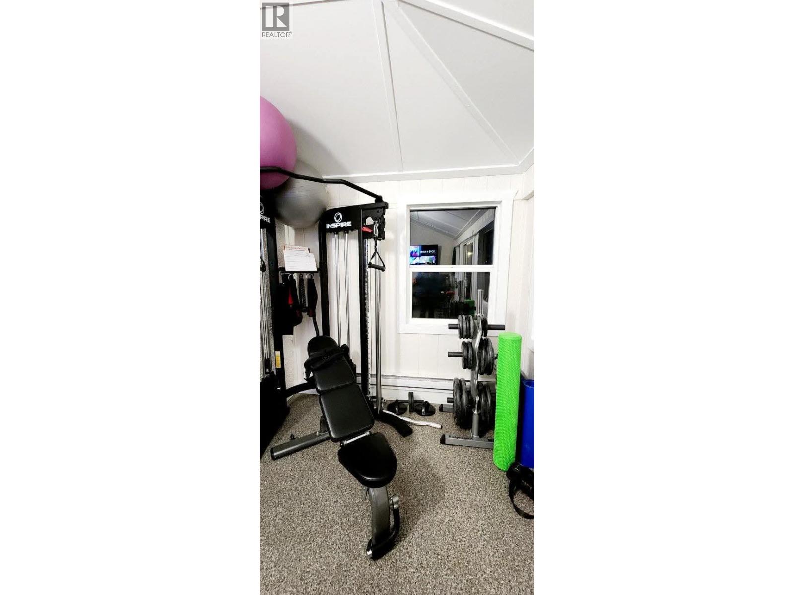 862 BATTLE STREET - 71