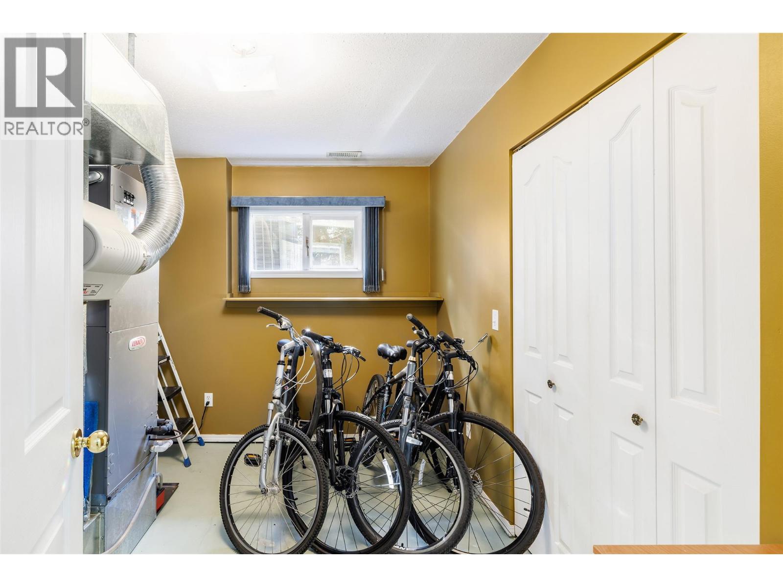 7992 Falcon Ridge Crescent, Kelowna