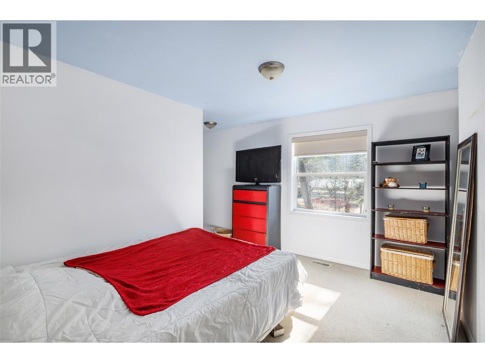 7992 Falcon Ridge Crescent, Kelowna