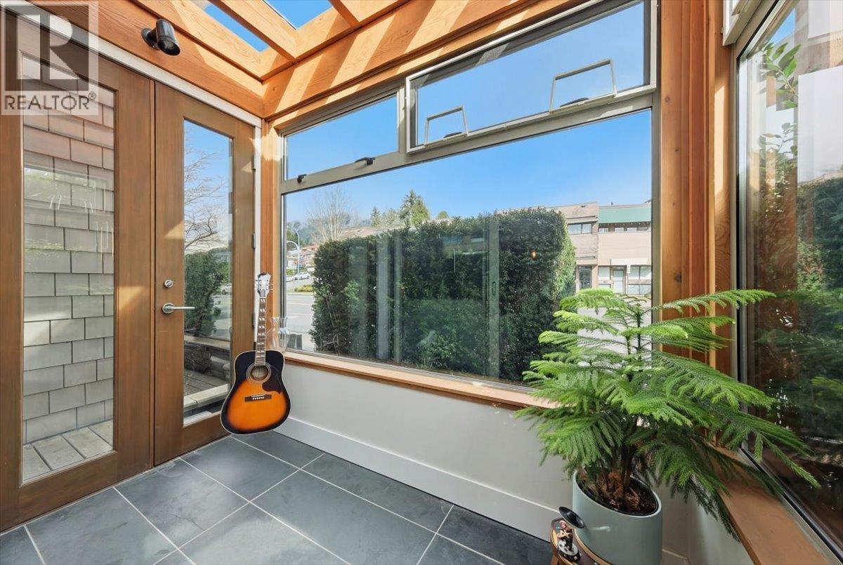 204 2388 MARINE DRIVE, West Vancouver