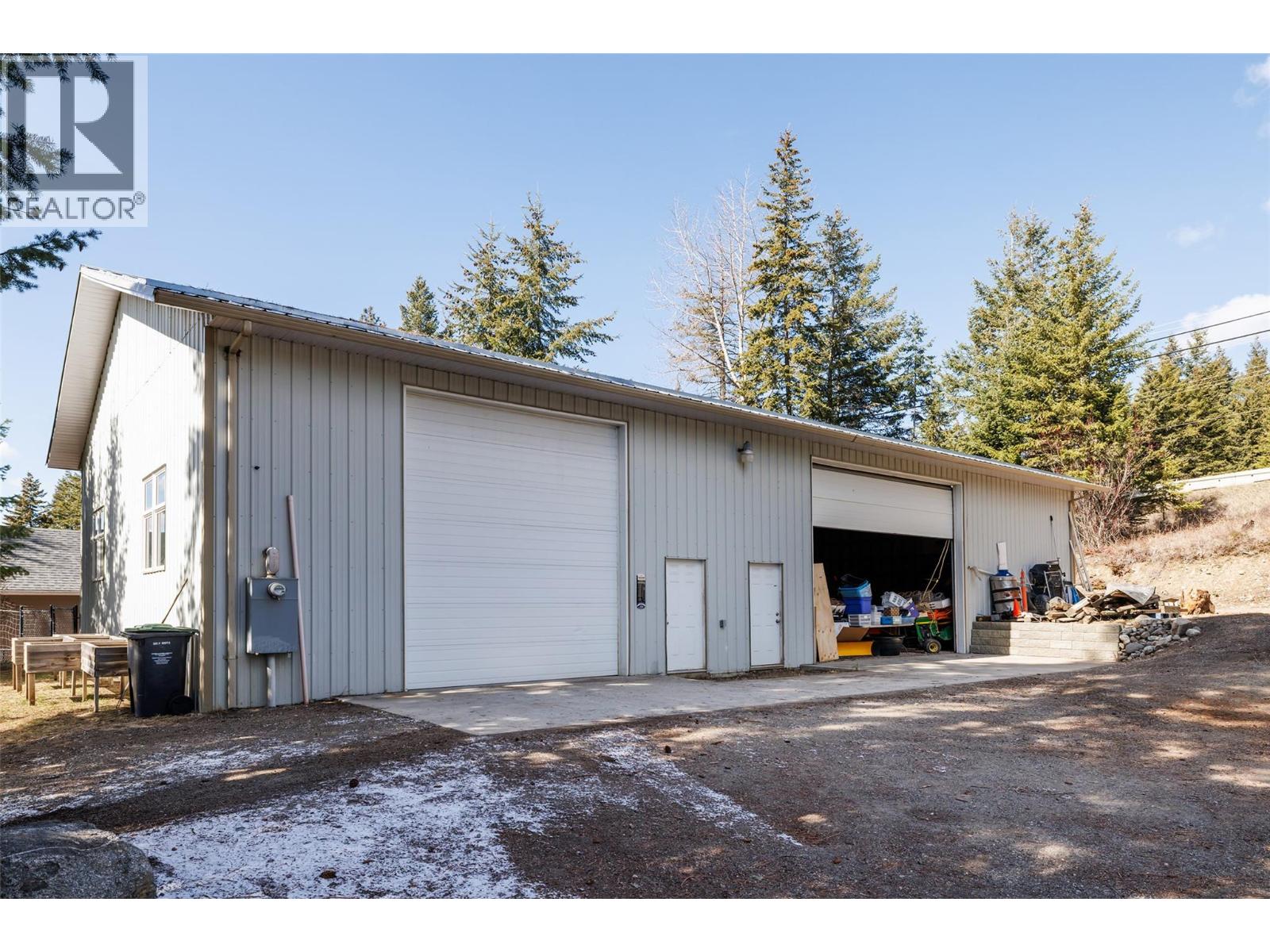 7992 Falcon Ridge Crescent, Kelowna