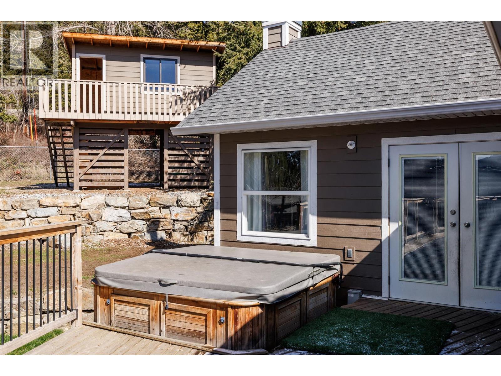 7992 Falcon Ridge Crescent, Kelowna