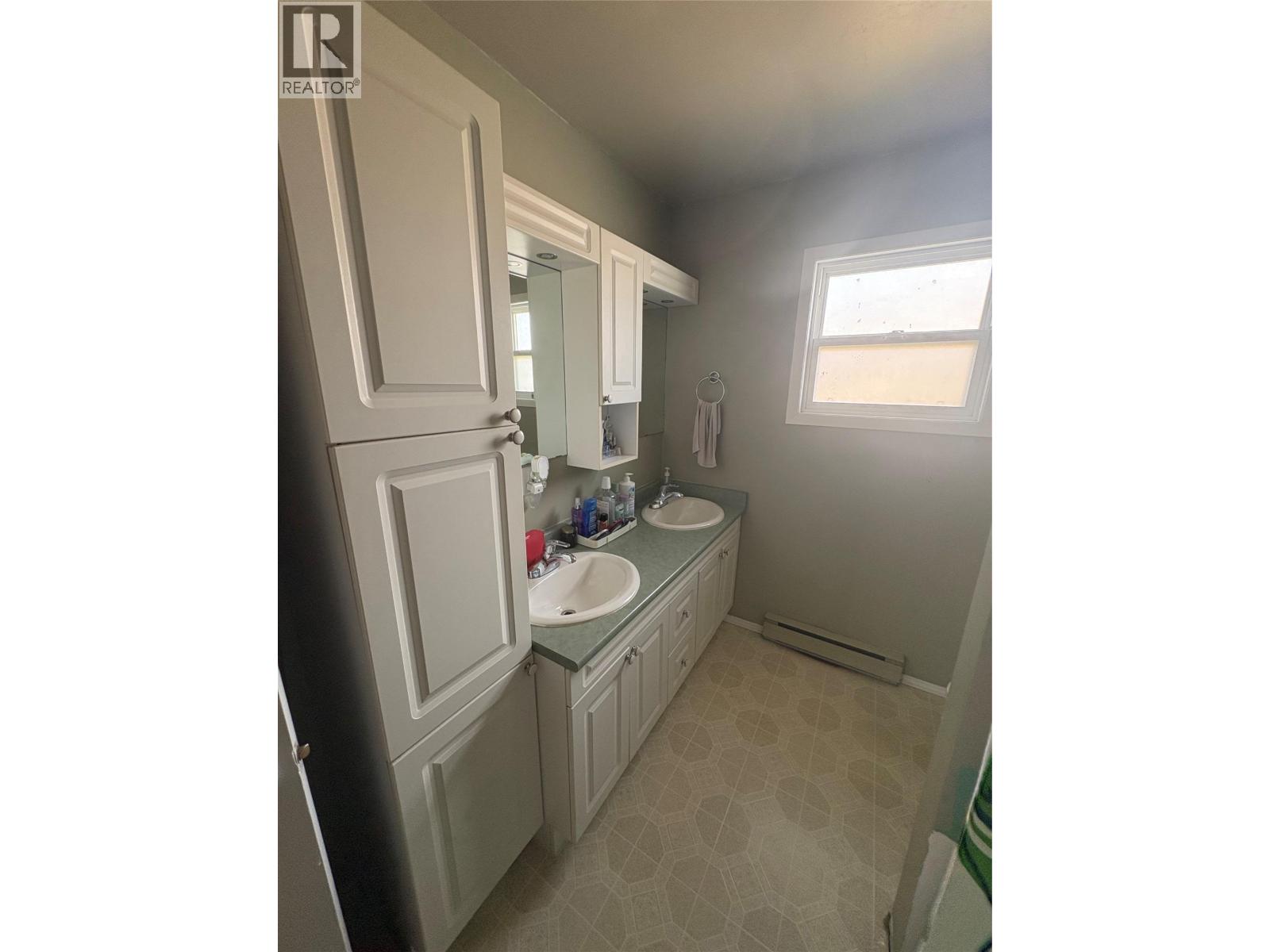 2270 GREENFIELD Avenue, Kamloops