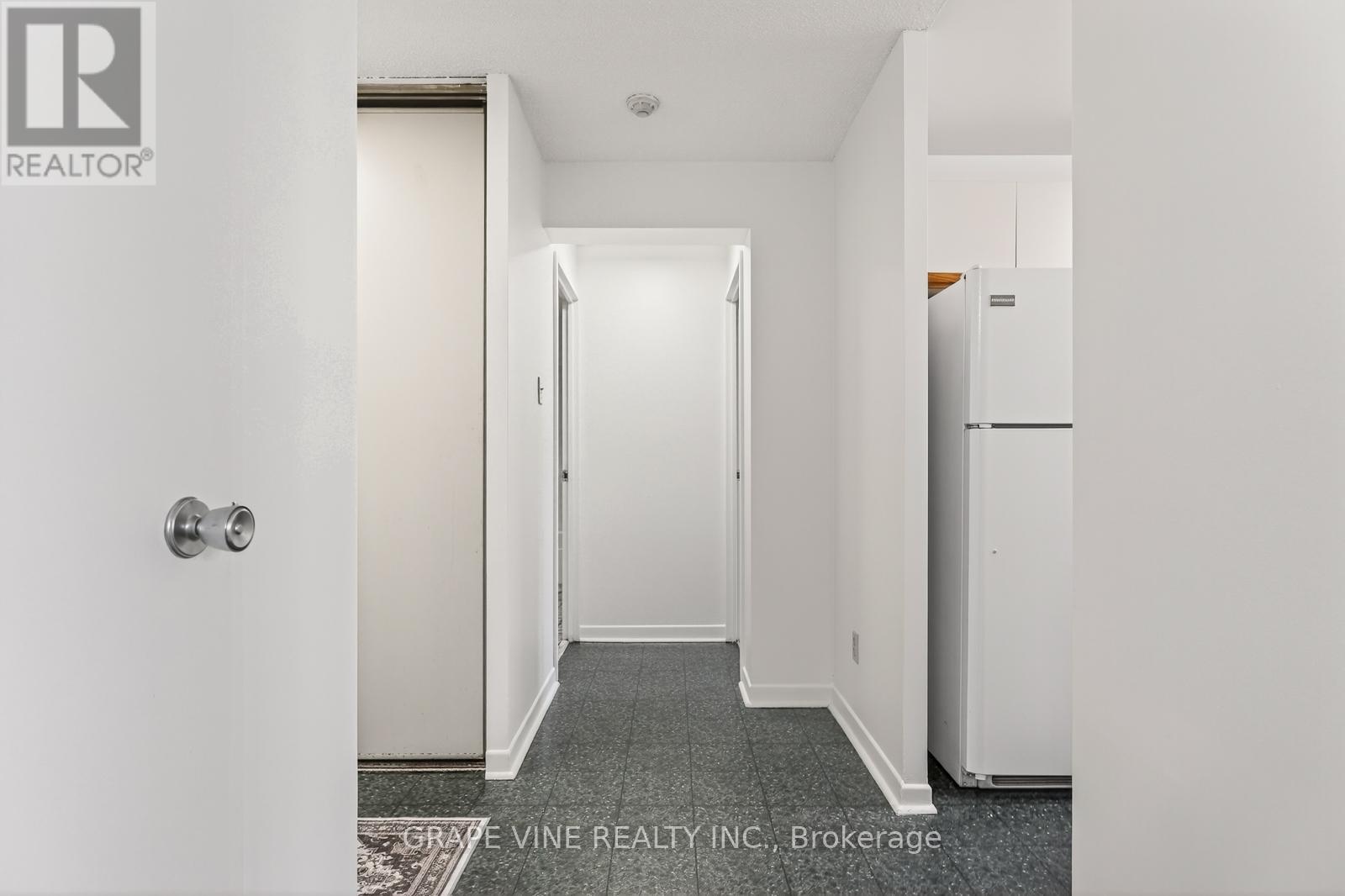 #102 50 BURNSIDE AVENUE - 10