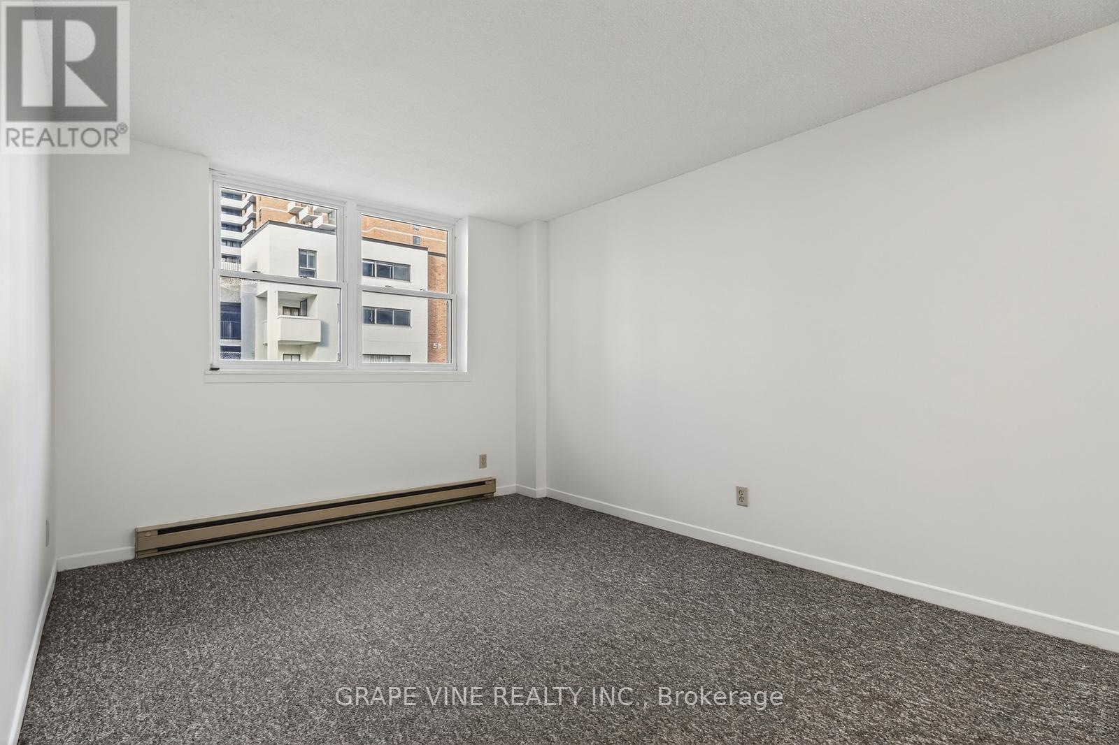 #102 50 BURNSIDE AVENUE - 19