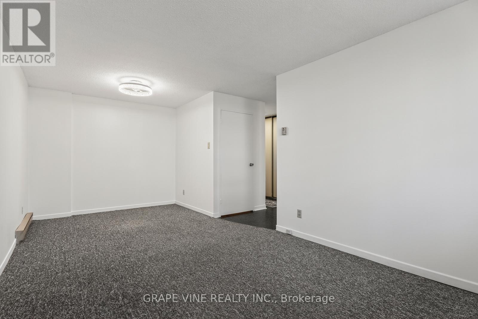 #102 50 BURNSIDE AVENUE - 20